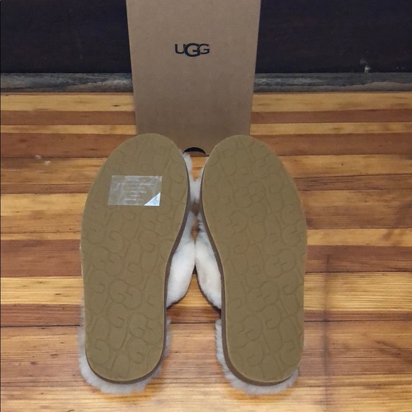 NEW with tags. UGG Abela slippers. Size 8. - Picture 3 of 6
